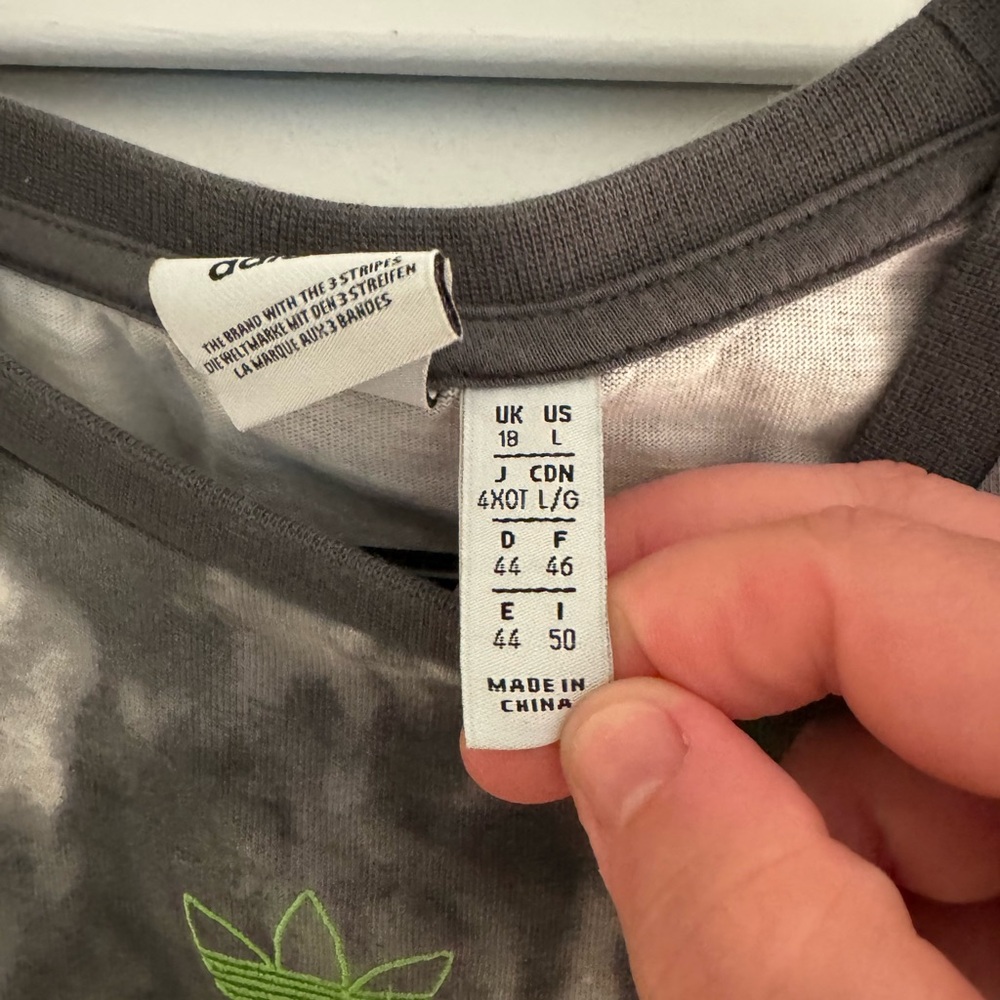 Adidas T - Picture 2 of 2